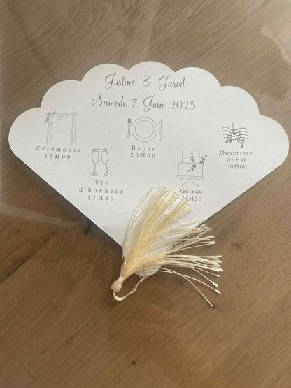 Eventails personnalisés avec pompons